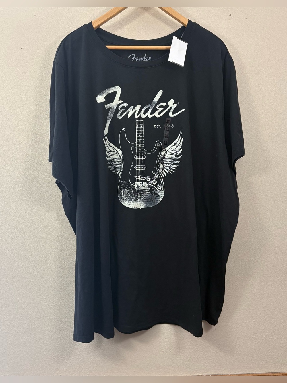 Fender Black Graphic Guitar Tee Womens 4X plus rock n roll edgy biker retro NWT